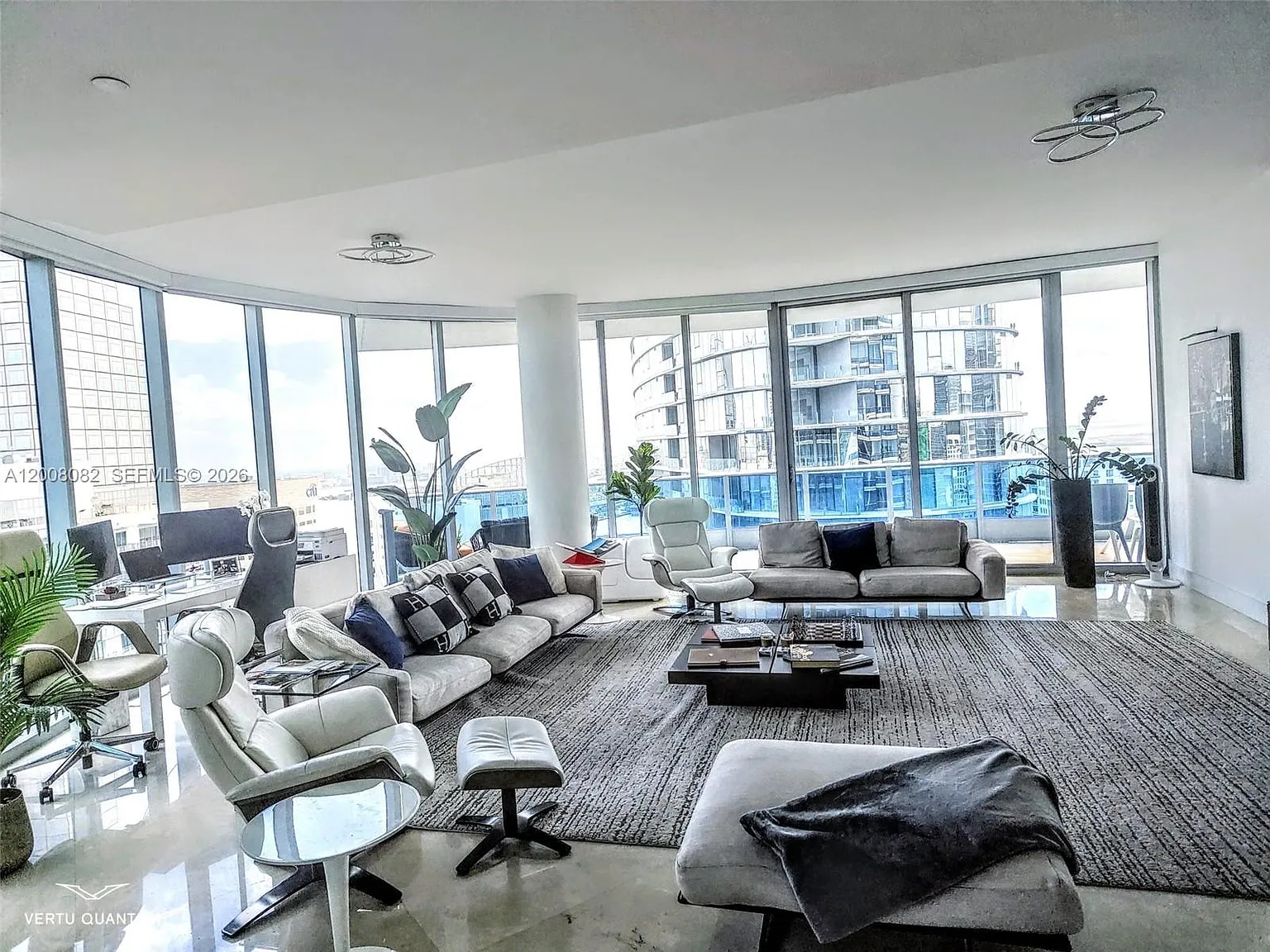 Epic West Condo — Photo 3