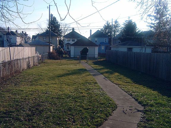 3rd image of 677 Reinhard Ave