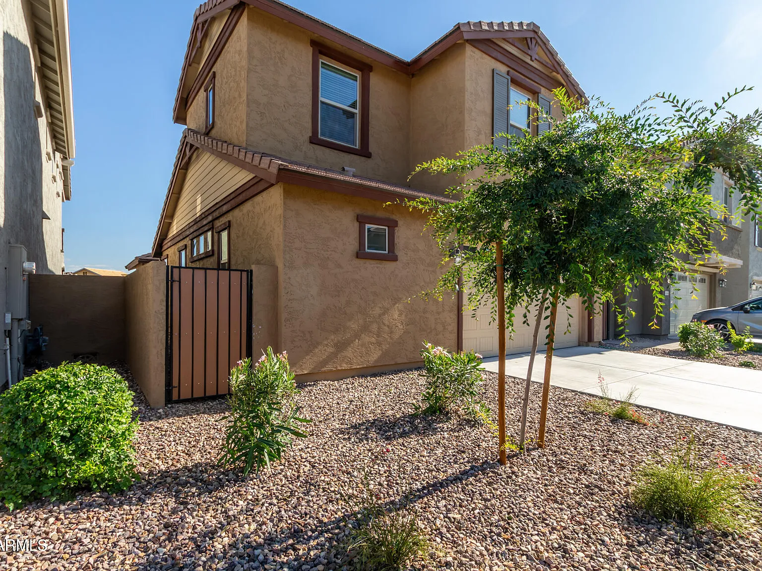 4 bed, 2.5 bath, 2289 sqft, $3,900 — Photo 2