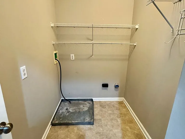 1321 Tilton Dr — Photo 31
