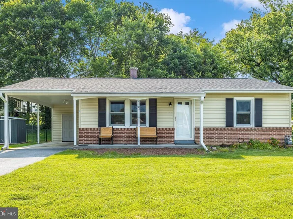 10801 Oak Valley Dr, Hagerstown, MD 21740