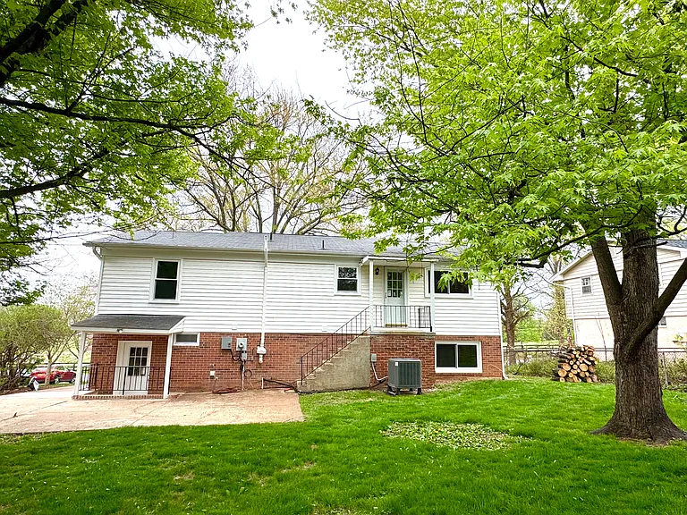 417 Old Waterford Rd NW — Photo 5
