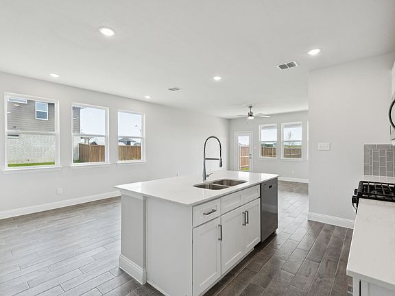 5th image of 2716 Island Palm Ct