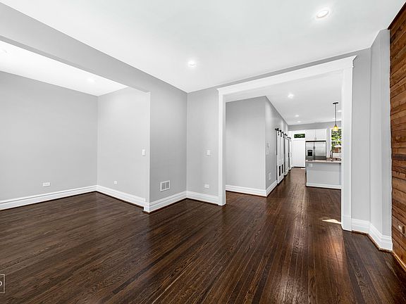 4th image of 523 N Kedzie Ave