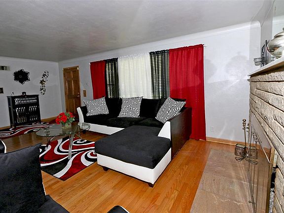 4th image of 9131 Shadydale Dr