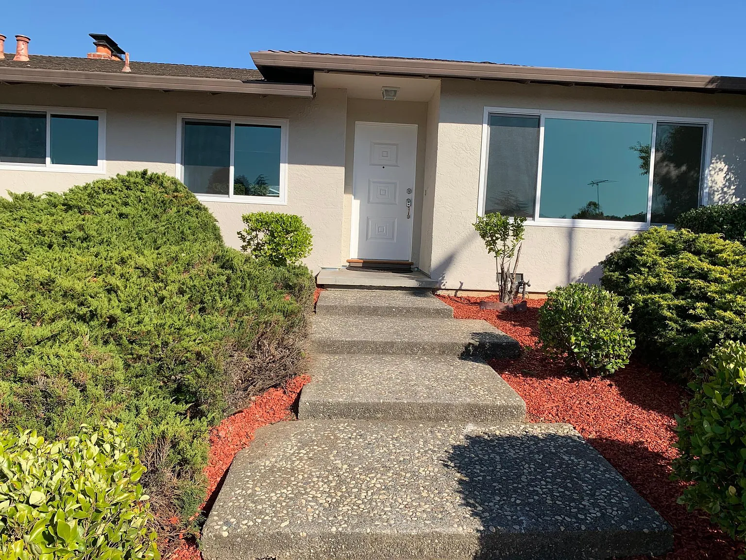 6572 Crown Blvd — Photo 2