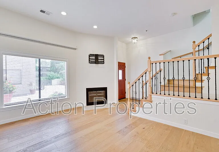 695 S Knickerbocker Dr #15 — Photo 3