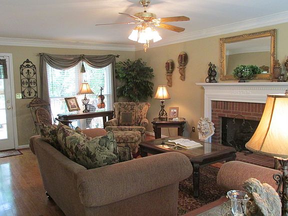 2nd image of 1405 Sever Woods Dr