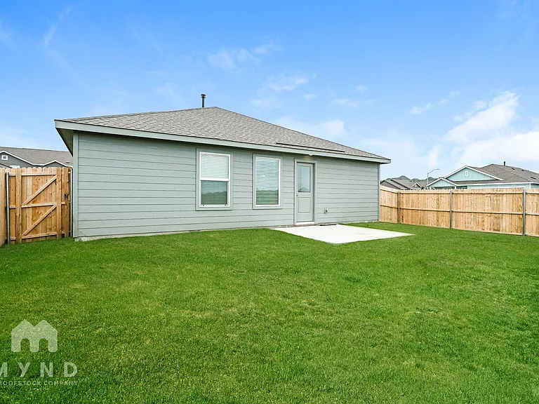 2701 Mistwood Dr — Photo 21
