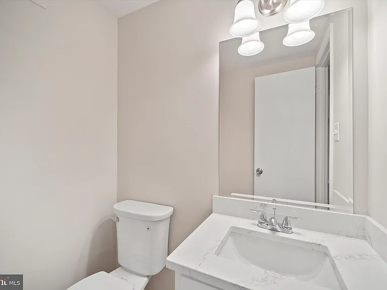 3221 Adams Ct — Photo 28