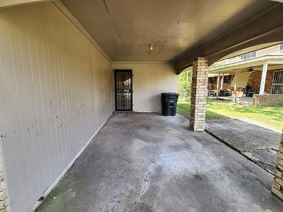 5th image of 6040 W Perimeter Dr