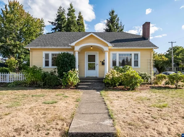 212 E Vine St, Lebanon, OR 97355