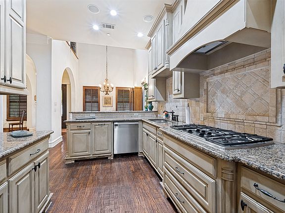 5th image of 96 Casa Ln #210
