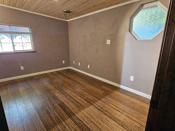 3rd image of 630 Robinhoods Holw