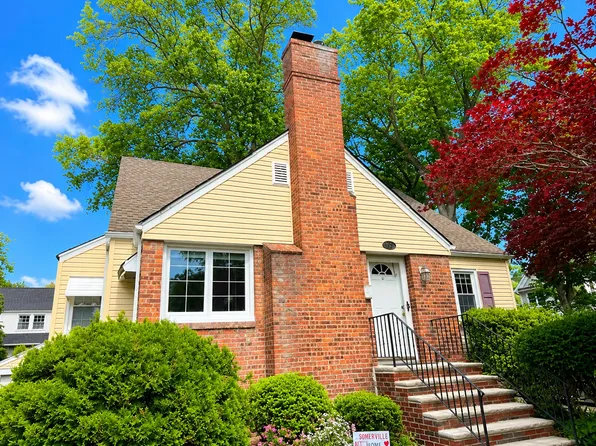 310 Kenilworth Rd, Ridgewood, NJ 07450