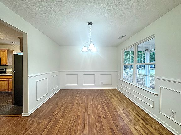 4th image of 413 Braden Ct