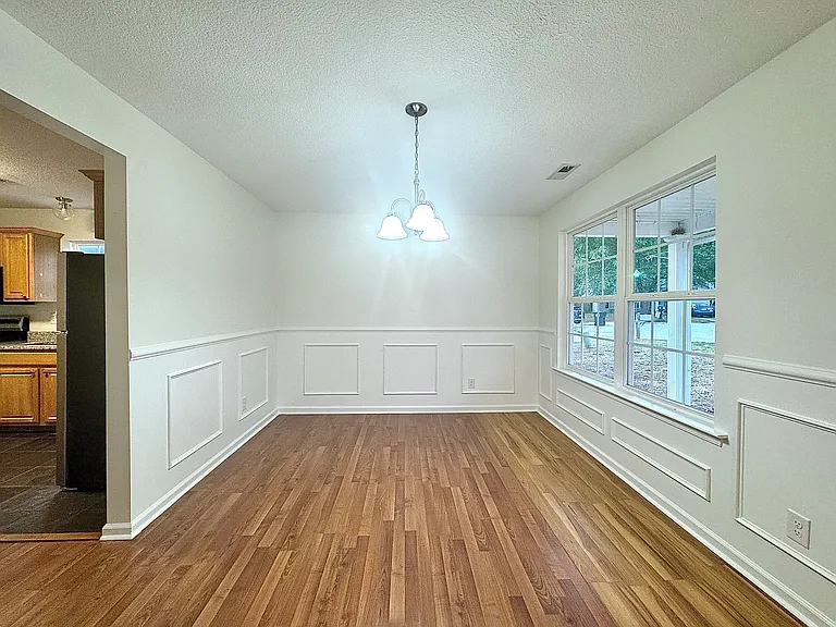 413 Braden Ct — Photo 4
