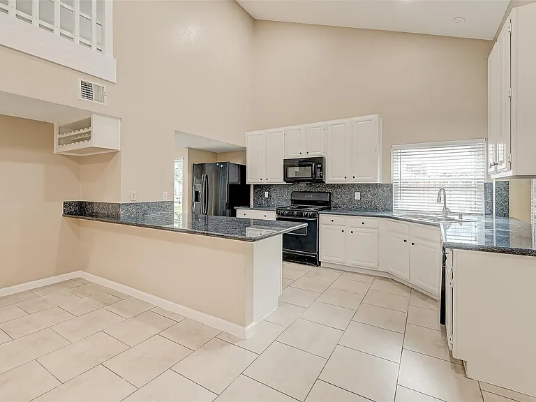 2302 Brook View Ln — Photo 13