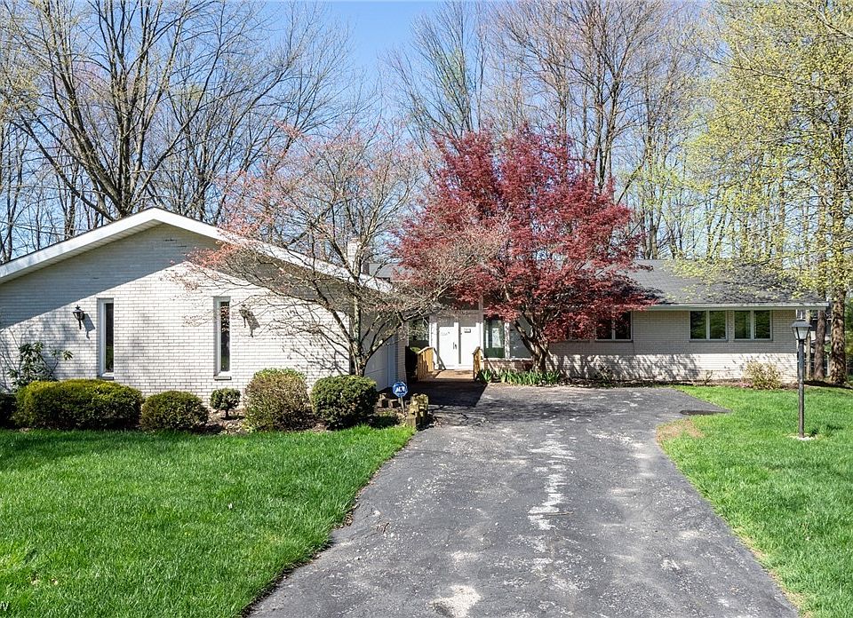 1st image of 3970 E Meadow Ln