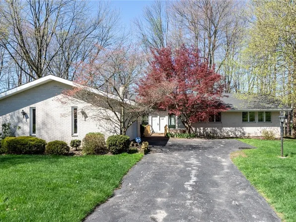 3970 E Meadow Ln, Beachwood, OH 44122