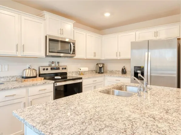 125 Carriage Cove Cir, Mocksville, NC 27028