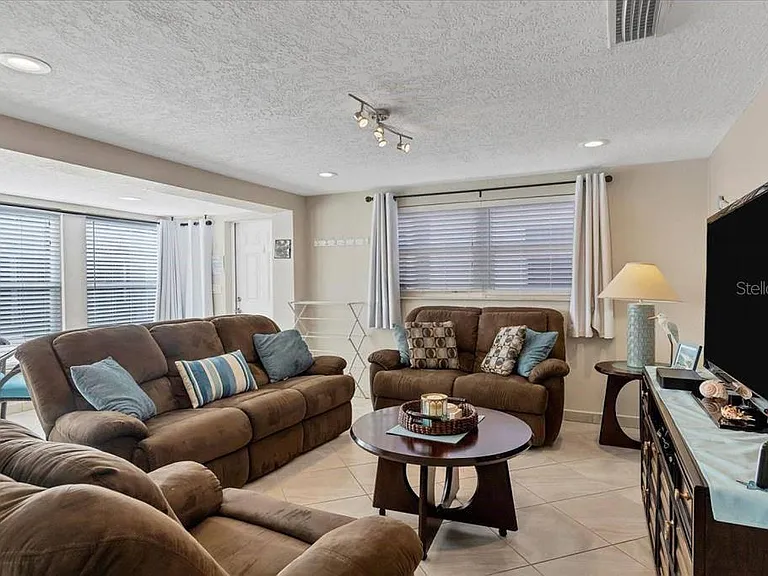 6154 Midnight Pass Rd #C09 — Photo 3