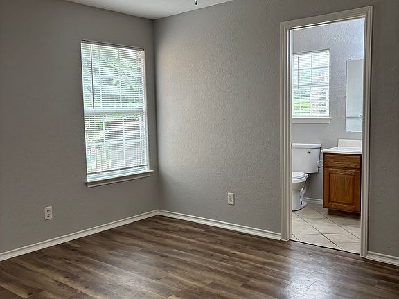 5th image of 134 Carranza St