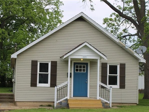 1015 W North 4th St, Shelbyville, IL 62565