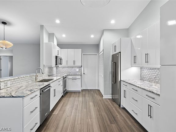 3rd image of 6743 Sea Isle Dr
