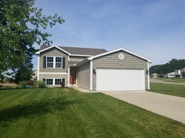 1627 Hamlet Dr SE, Lowell, MI 49331