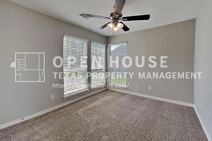 6823 Heather Hollow Dr — Photo 15