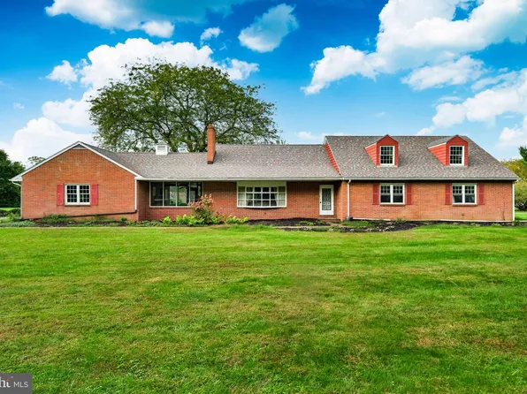 1591 Middletown Rd, Gradyville, PA 19039