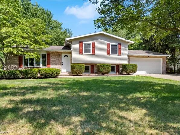 12846 Troyer Ave NW, Uniontown, OH 44685