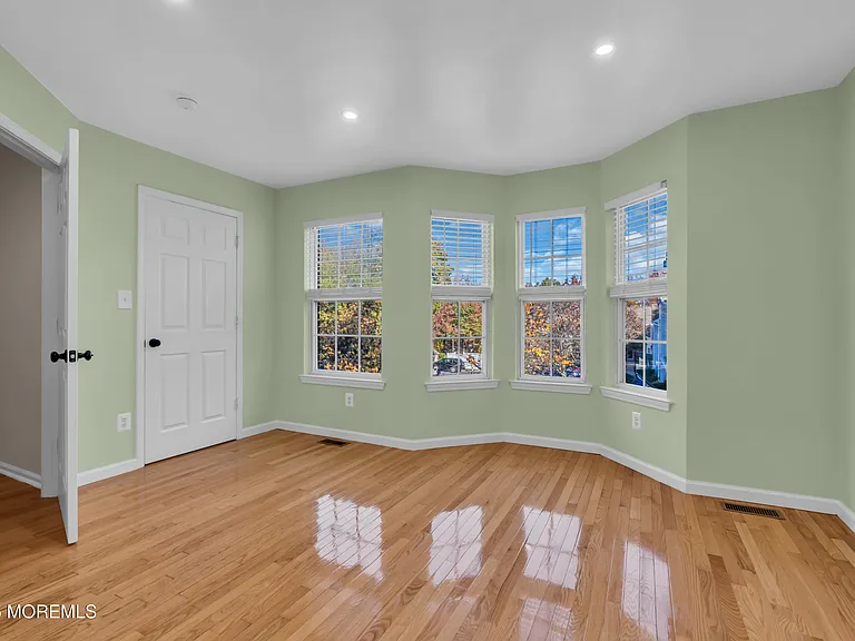 31 Lexington Ct — Photo 19