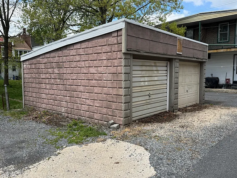 230 S 8th Street — Photo 5