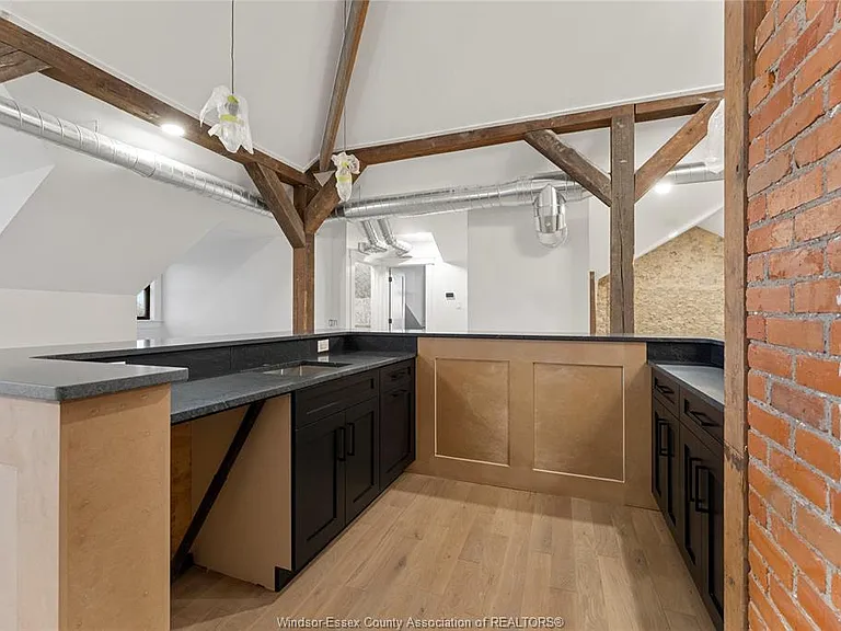 247 Brock St #401 — Photo 10