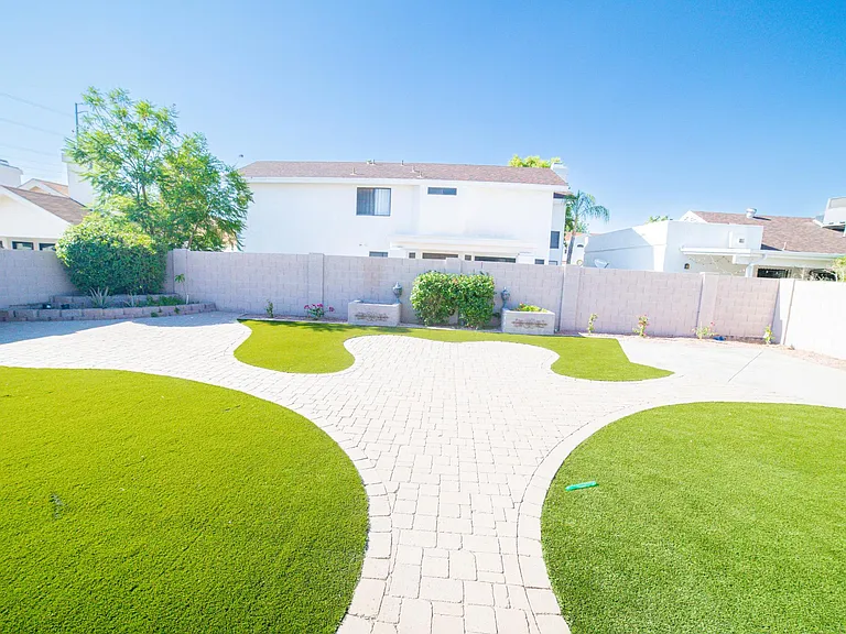 3226 E Rosemonte Dr — Photo 18