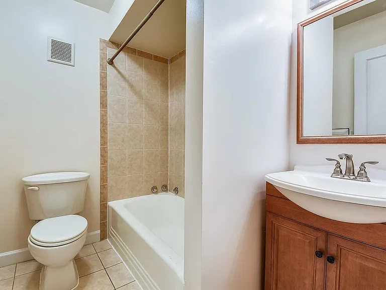 210 E Hamilton Ave — Photo 15