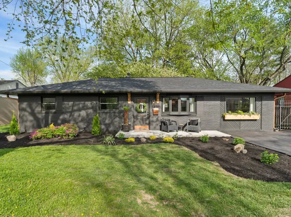 165 N 9th St, Zionsville, IN 46077