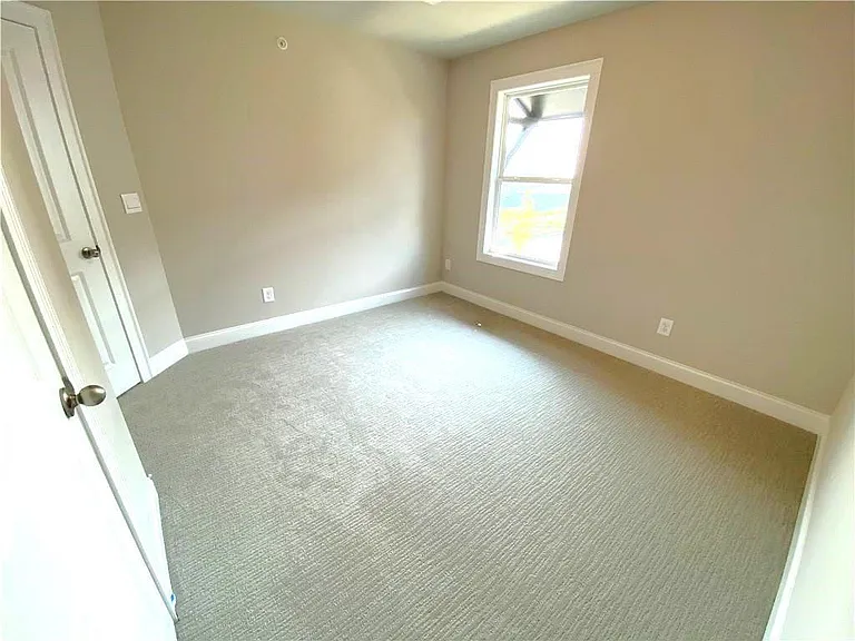 912 Sweetwater Grv — Photo 21