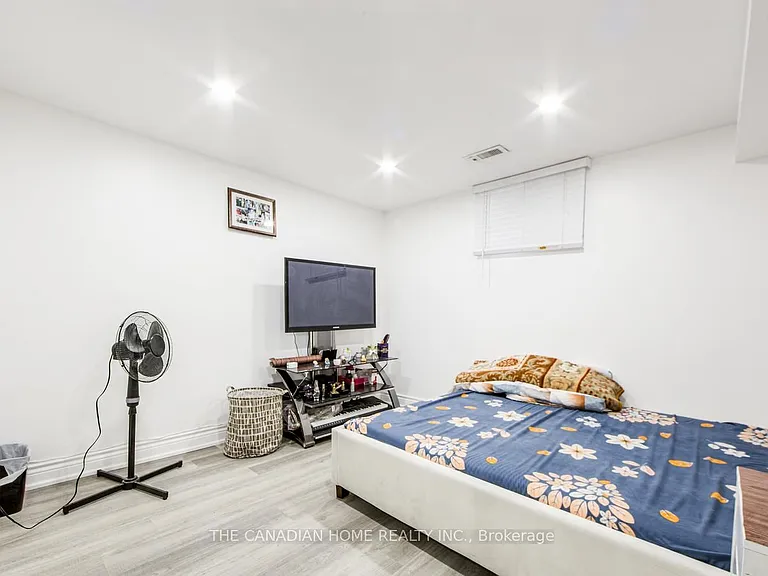 70 Moraine Hill Dr — Photo 9