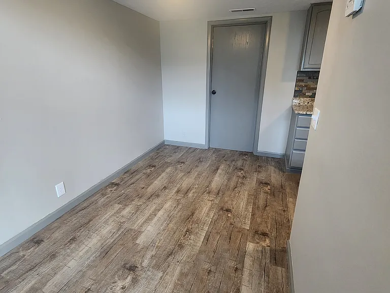 3810 N 111th Plz — Photo 4