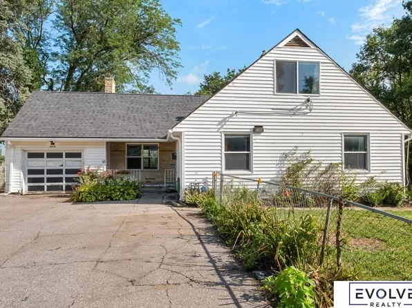 3818 Saratoga St, Omaha, NE 68111