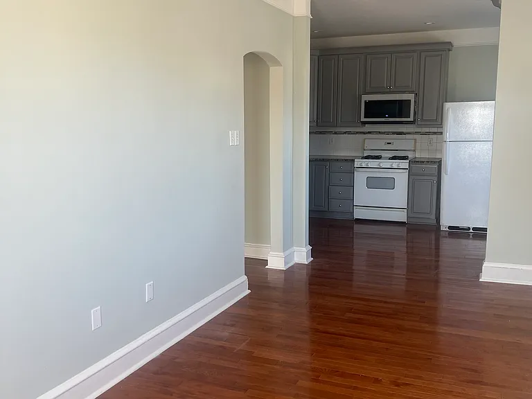 90 N Elmwood Ave #3 — Photo 8