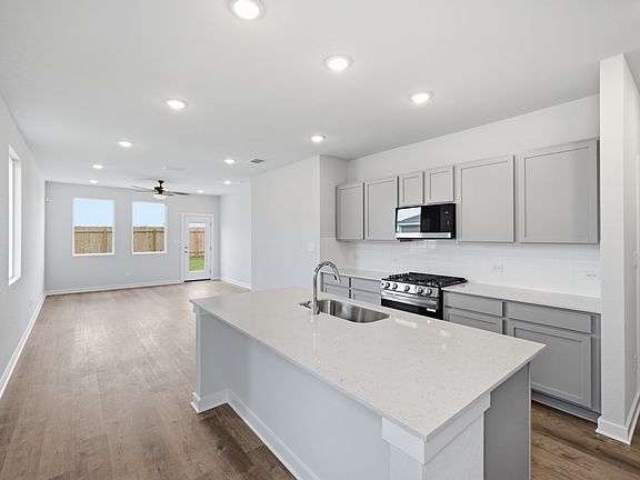 5th image of 10615 Justify Ln