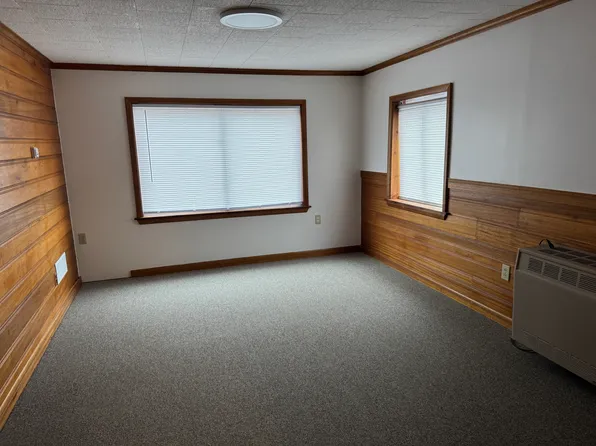 250 W State St, Wellsville, NY 14895