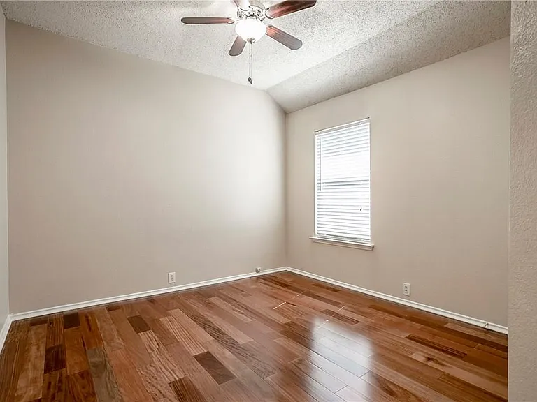 206 Meredith Ct — Photo 21