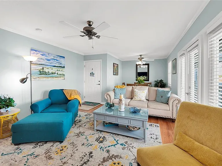 237 Seahorse Dr SE #H — Photo 6