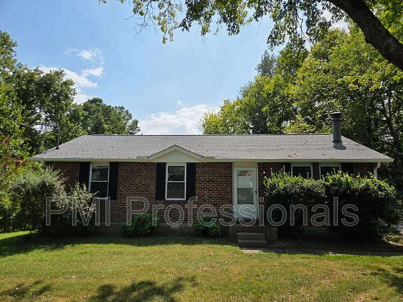 702 Rodeo Rd