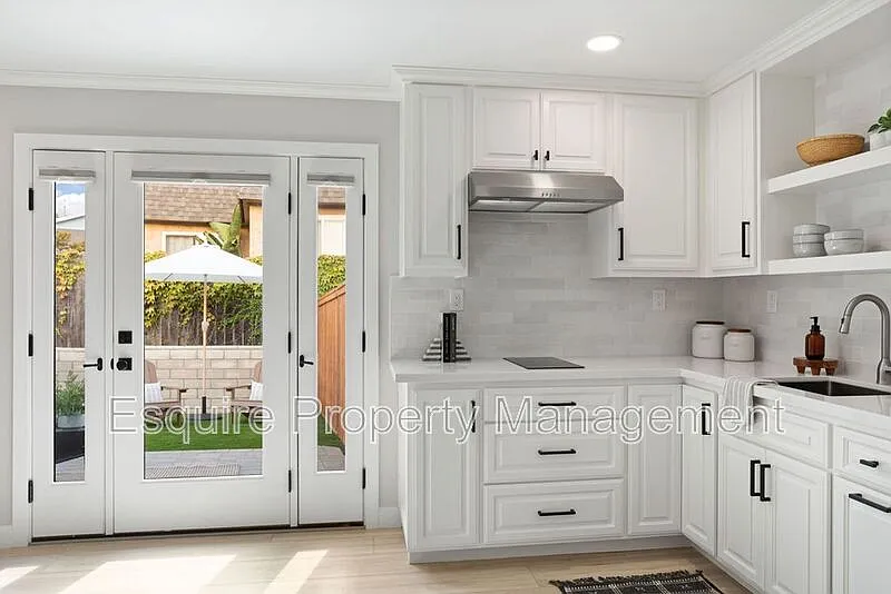 Studio, 1.0 bath, 438 sqft, $2,195 — Photo 2